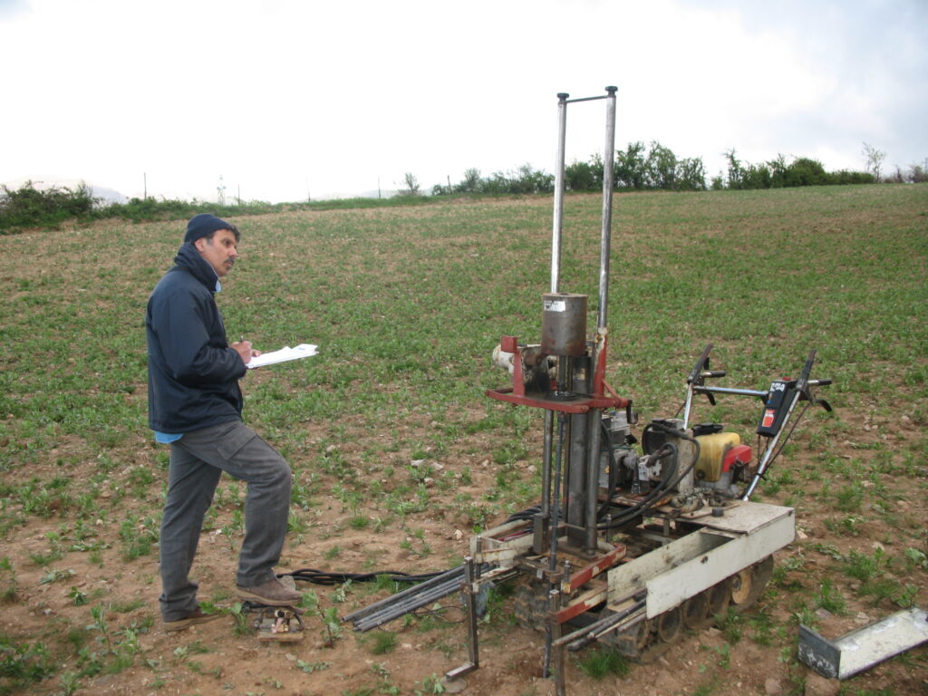 PEN6 Geologo per opere di difesa costiere a Cosenza